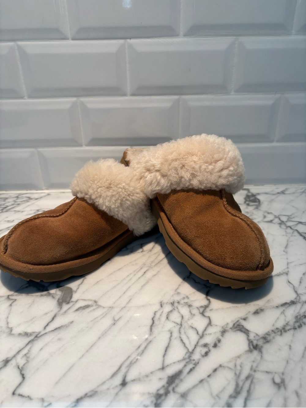 Ugg Size 4 chestnut Kids Slippers